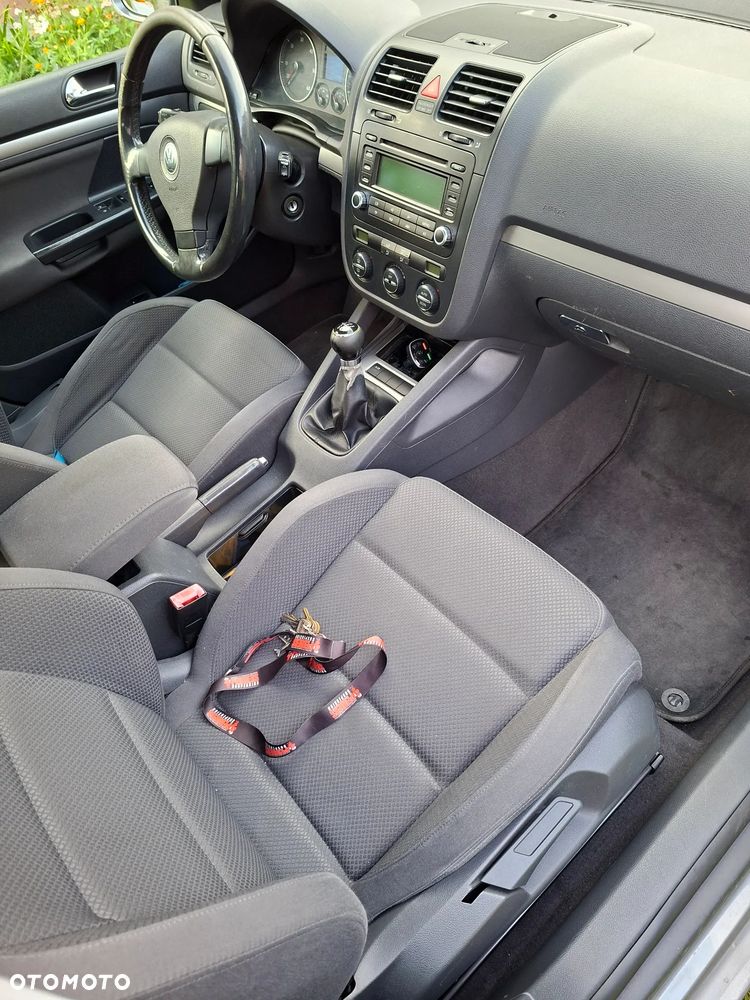 Volkswagen Golf - 5