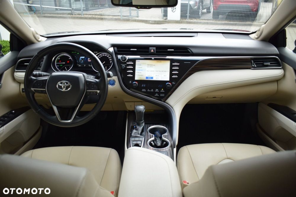 Toyota Camry 2.5 Hybrid Executive CVT - 16