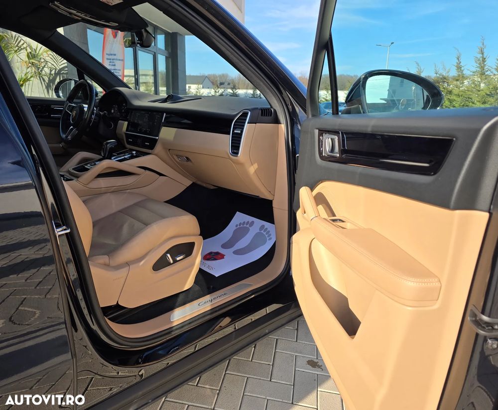 Porsche Cayenne - 19