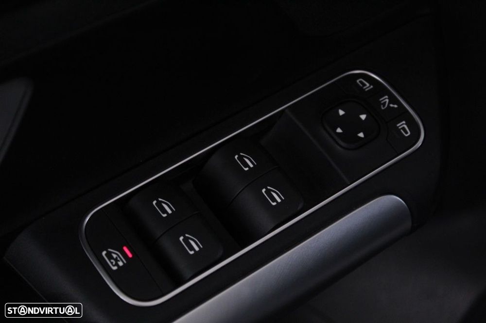 Mercedes-Benz GLA 180 d AMG Line - 20