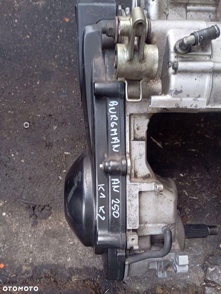 suzuki burgman 250 k1k2 silnik - 3