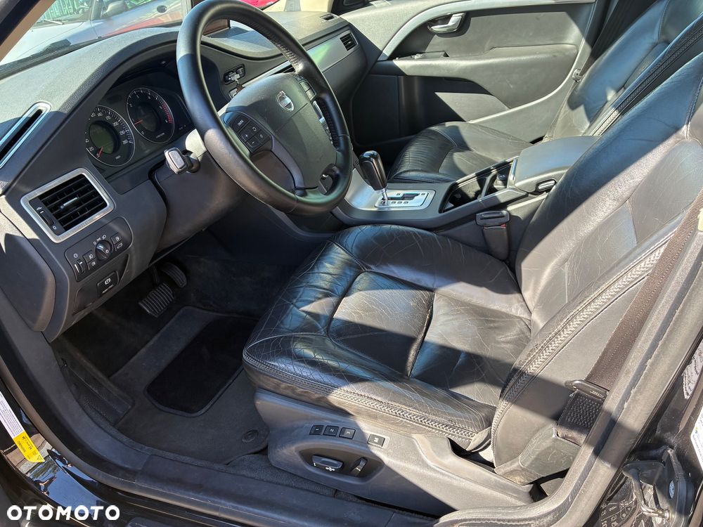 Volvo XC 70 D5 AWD Momentum - 10