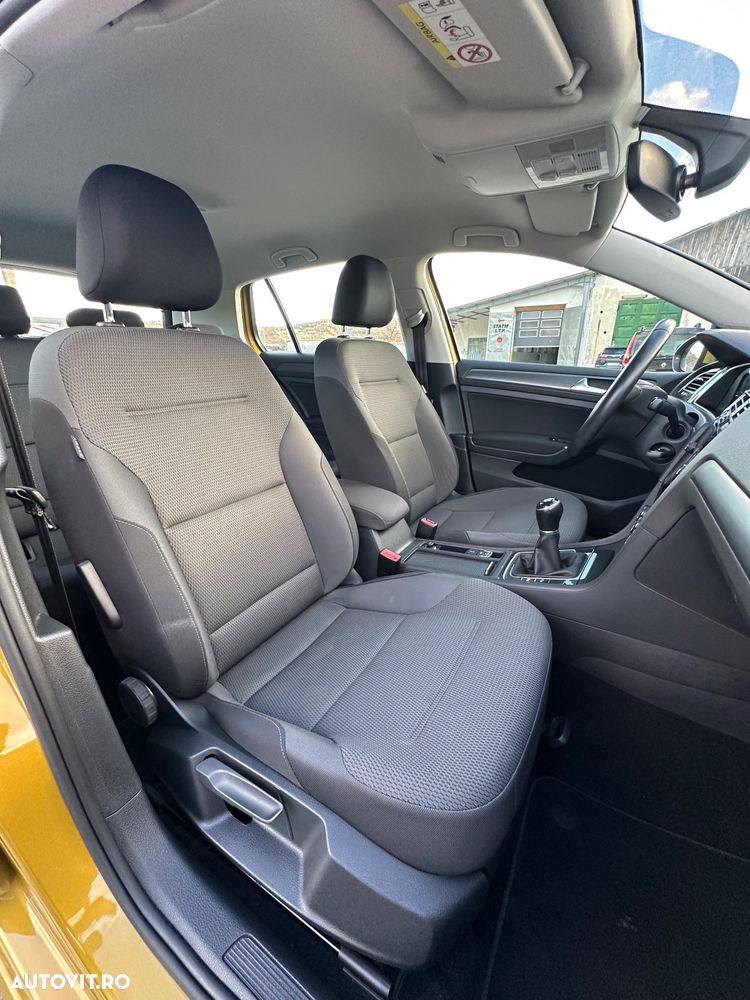 Volkswagen Golf - 29