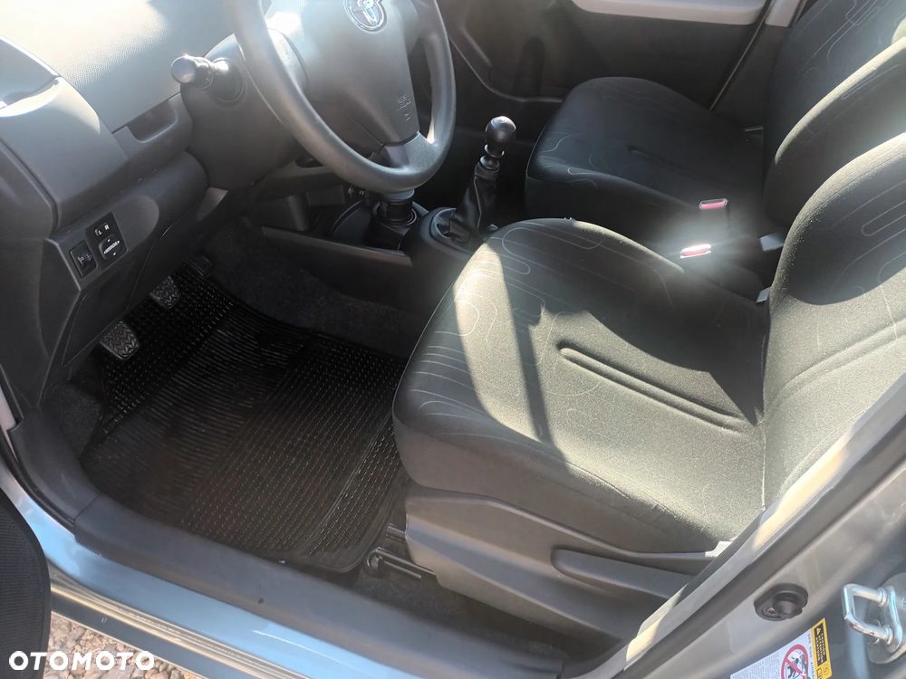 Toyota Yaris 1.33 VVT-i Cool+ - 5