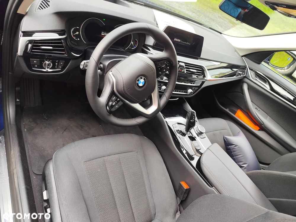 BMW Seria 5 520d xDrive - 12