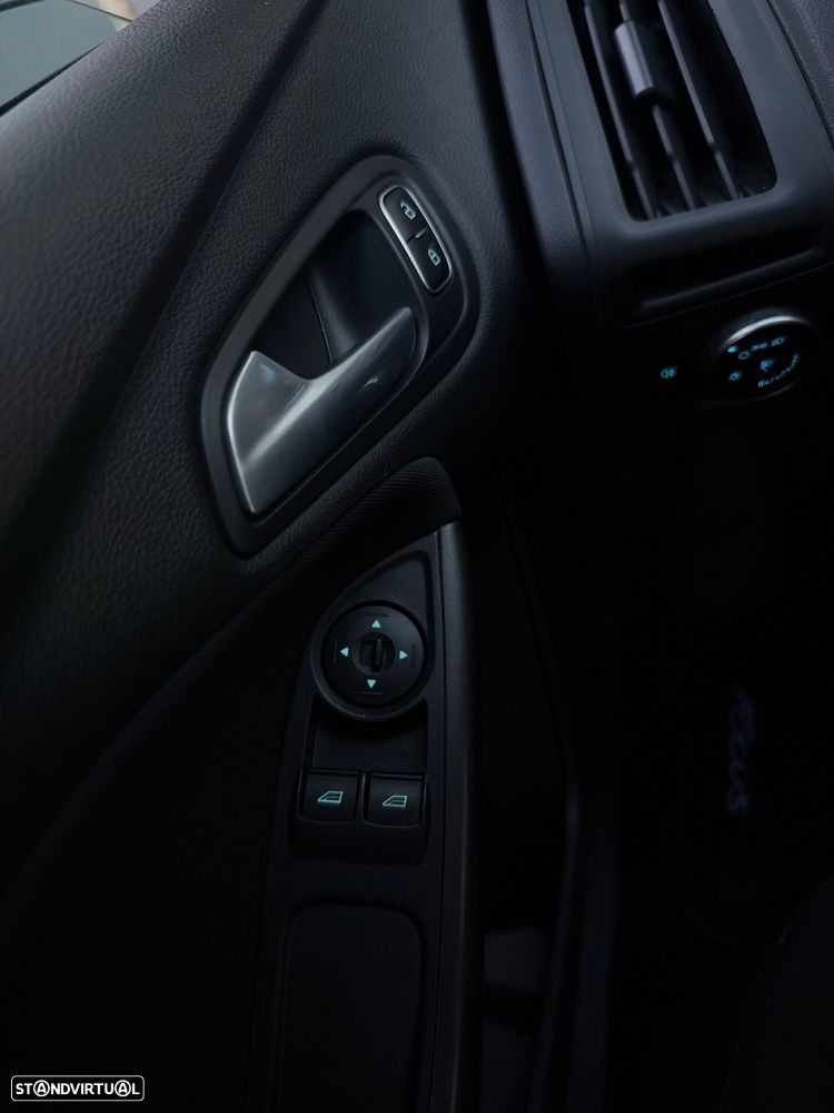 Ford Focus 1.0 EcoBoost S&S SYNC Edition - 16