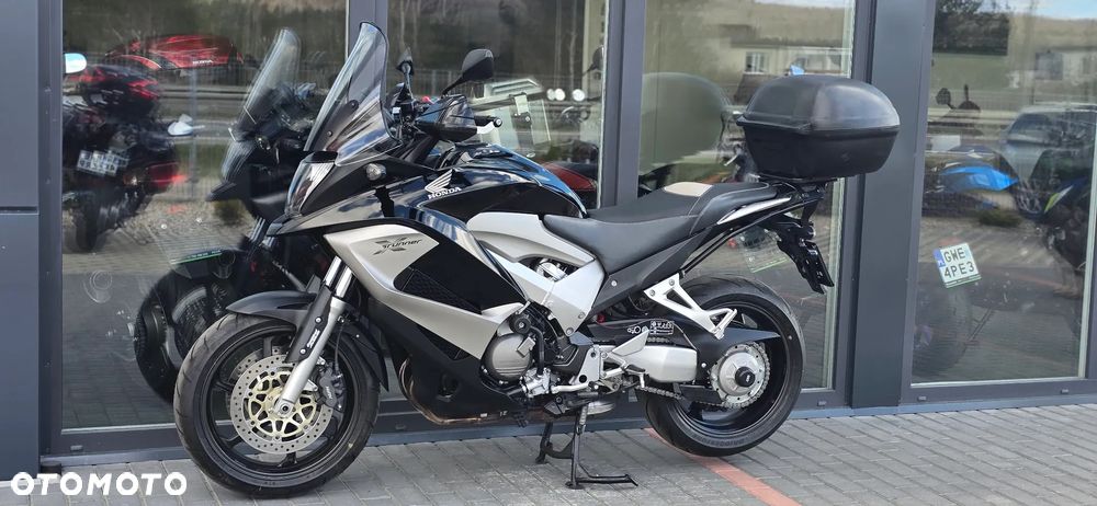 Honda VFR - 25