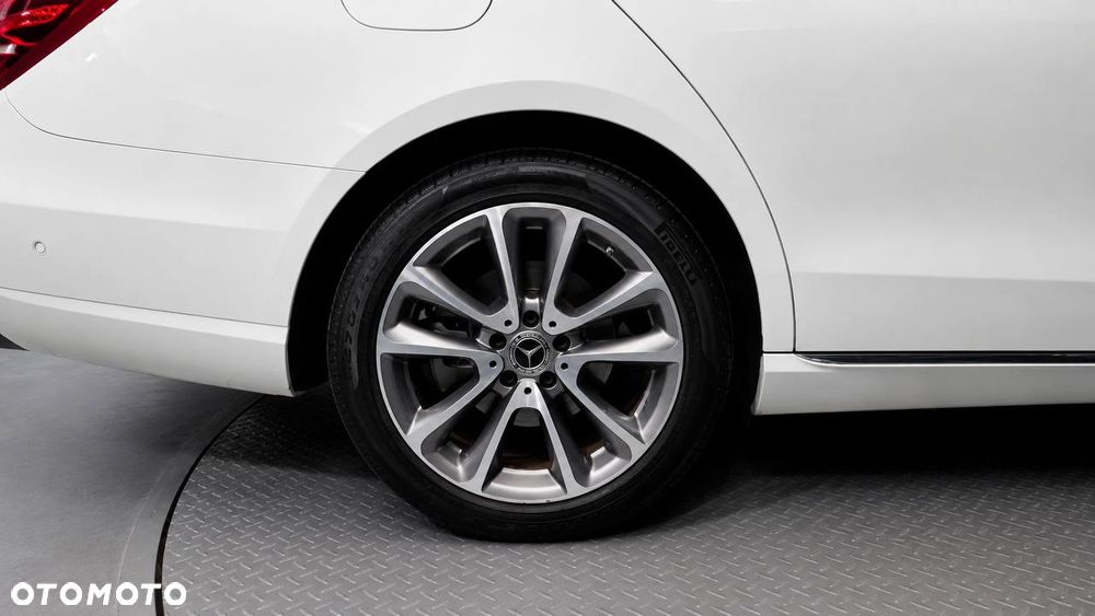 Mercedes-Benz Klasa E 300 9G-TRONIC Avantgarde - 6
