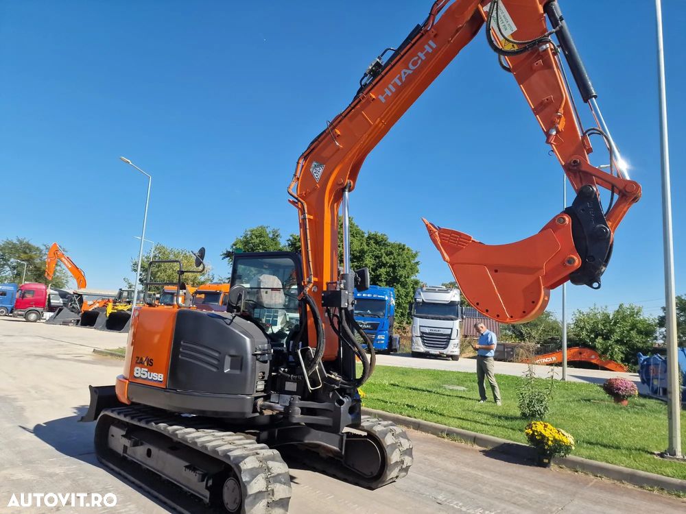 Hitachi ZX85, 2021, 2.975h, LAMA, CUPLA RAPIDA+3 CUPE NOI, Ad sapare 5m, latime 2,2m, ridica 3,7t, Camera spate, senile cauciuc 80% ok, inst picon pe bratele de excavare, Aer cond, computer in lb romana, posibilitate leasing -PROMOTIE 56.900 EUR+Tva - 24