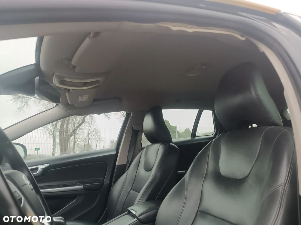 Volvo S60 D3 Drive-E Dynamic Edition (Momentum) - 18