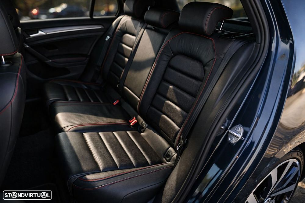 VW Golf 2.0 TSI GTI DSG - 36