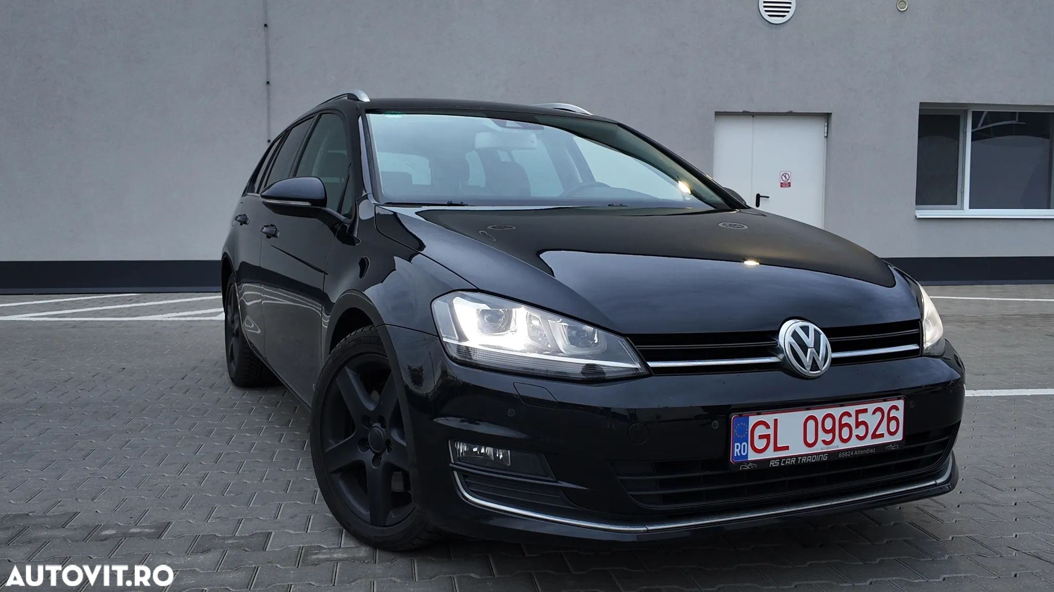 Volkswagen Golf 2.0 BlueTDI DSG Highline - 1