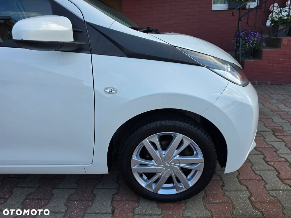 Toyota Aygo x-clusiv - 5
