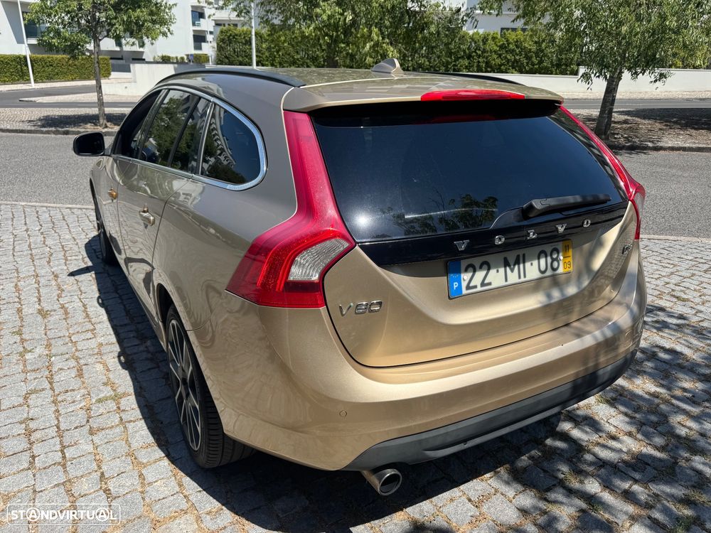 Volvo V60 2.0 D3 Momentum - 5