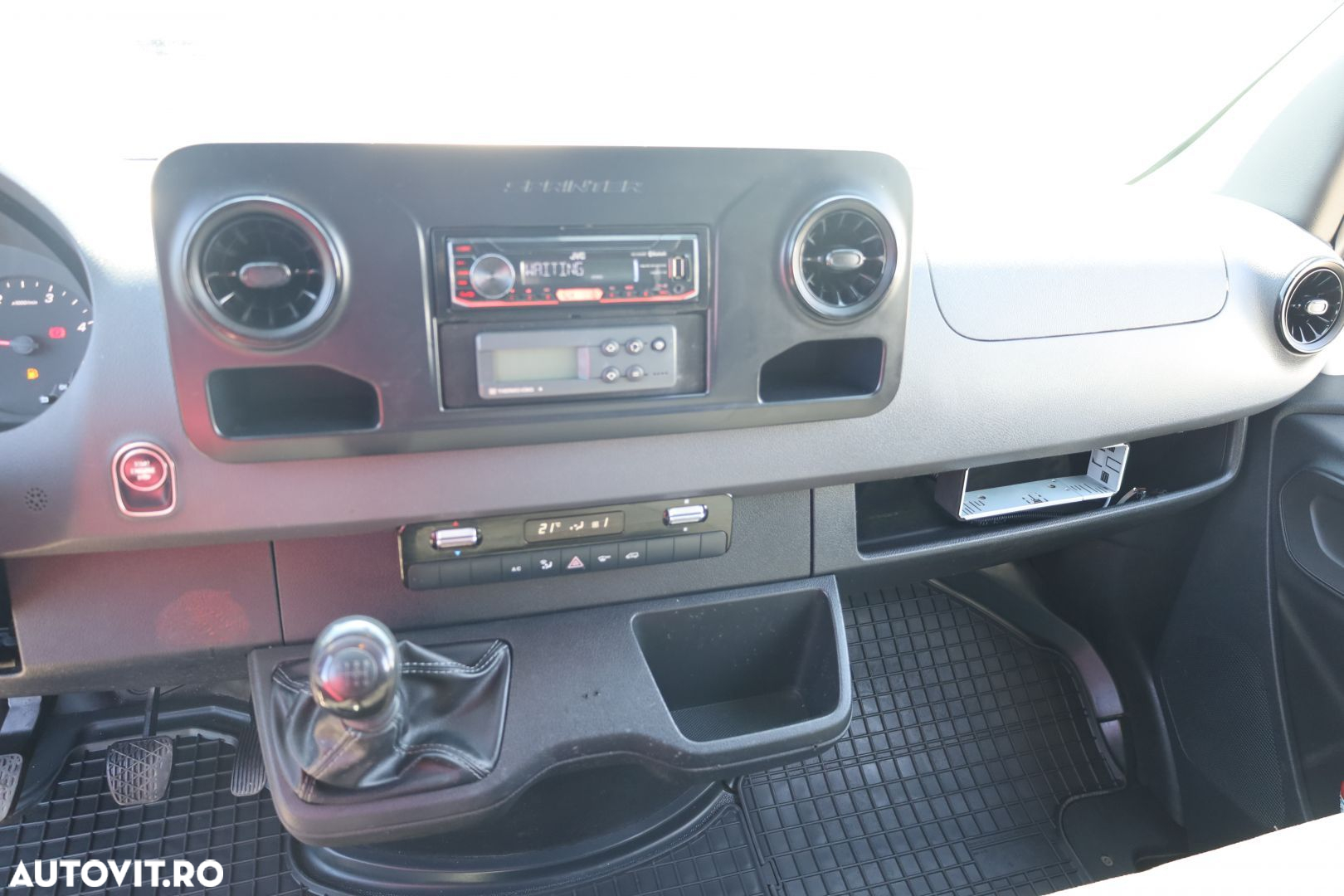 Mercedes-Benz Sprinter - 16