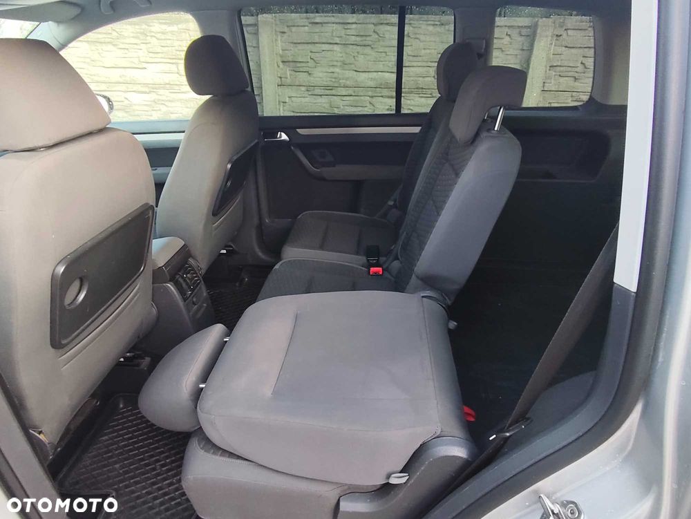 Volkswagen Touran - 6