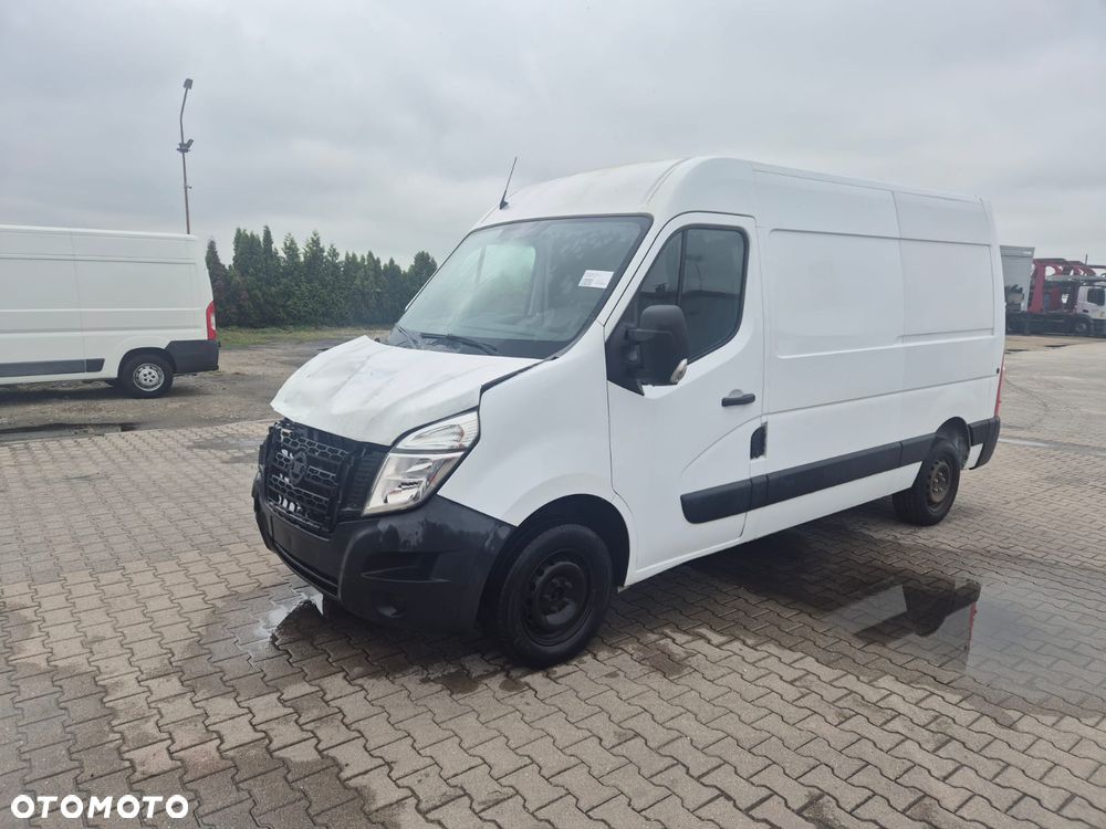 Nissan nv400