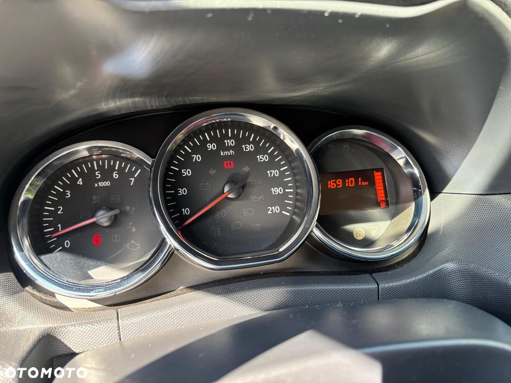 Dacia Duster 1.6 SCe S&S - 9