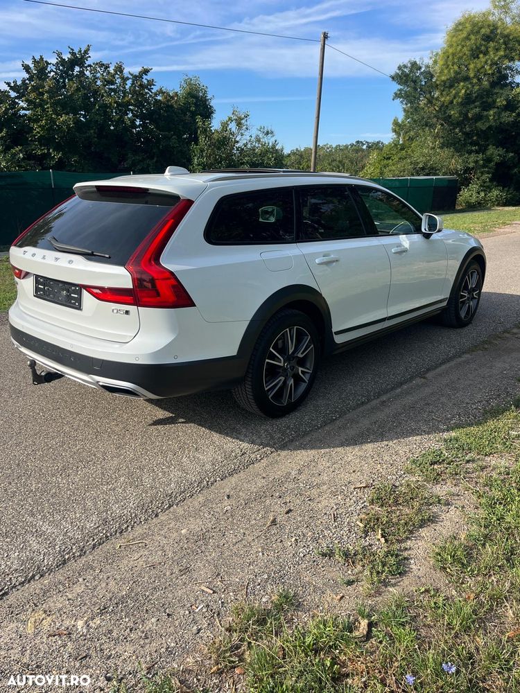 Volvo V90 D5 AWD - 8