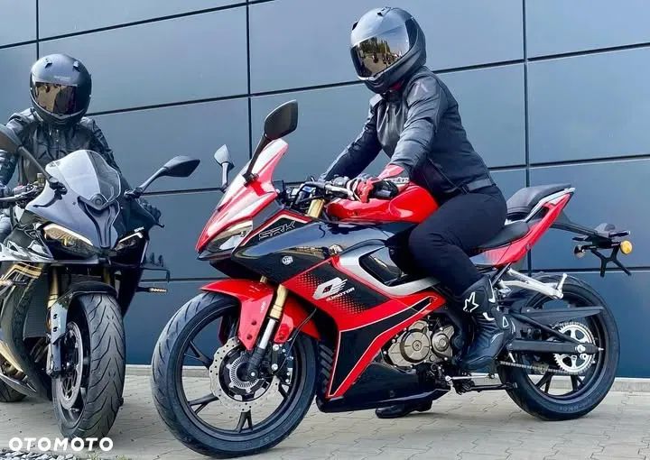 QJMOTOR SRK 125R - 1