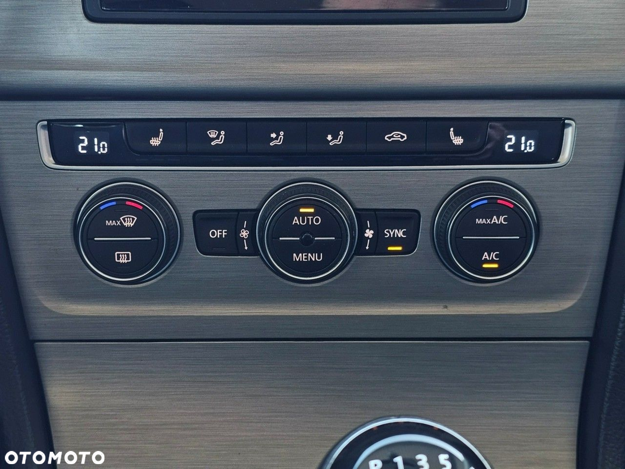 Volkswagen Golf - 21
