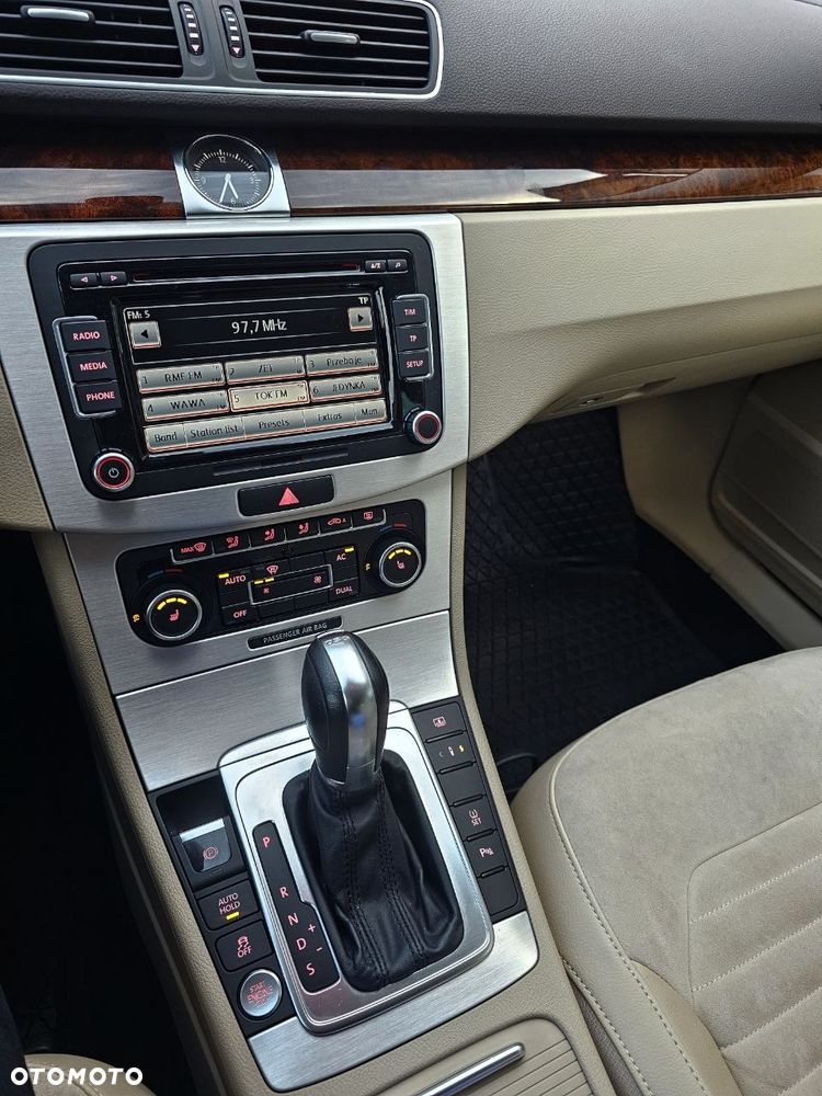 Volkswagen Passat 2.0 TSI Highline DSG - 19