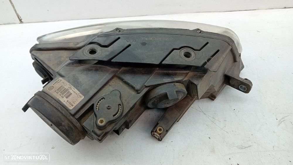 Ótica / farol esquerda VOLKSWAGEN Passat (3C2) - 4