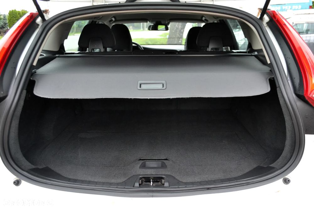 Volvo V60 DRIVe Momentum - 12