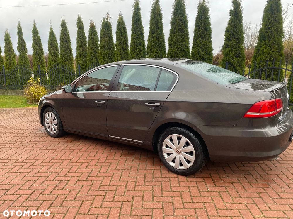 Volkswagen Passat 1.6 TDI Comfortline - 5