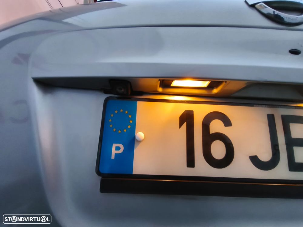 Nissan Qashqai 2.0 dCi Backstage NAVI FPD - 36