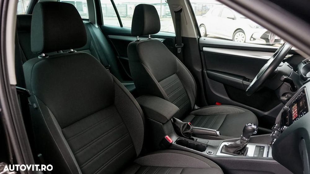 Skoda Octavia 1.6 TDI DSG Ambition - 24