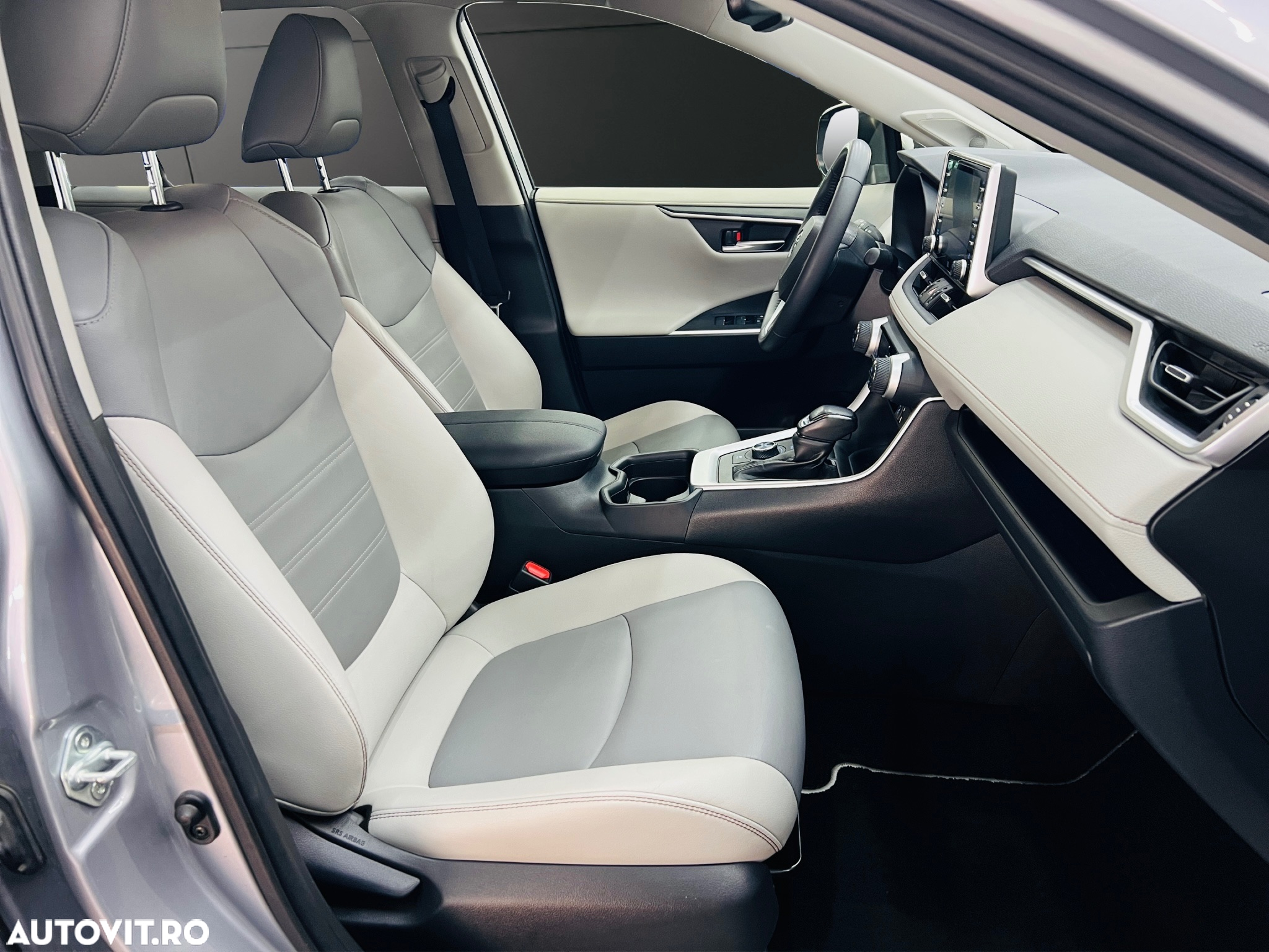 Toyota RAV4 2.5 4x4 Hybrid Lounge - 18