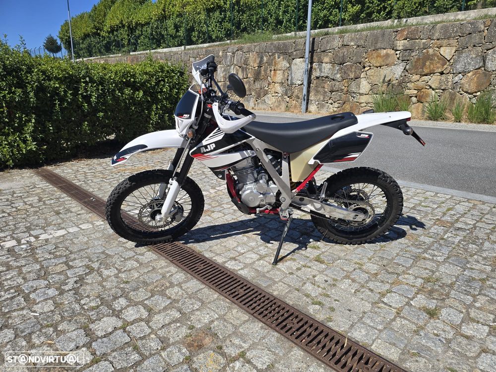 AJP PR3 Enduro pro - 6