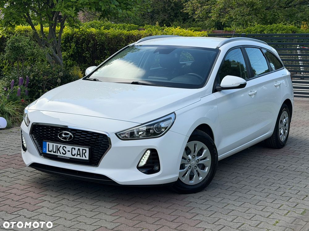 Hyundai i30 blue Kombi 1.4 Trend - 1