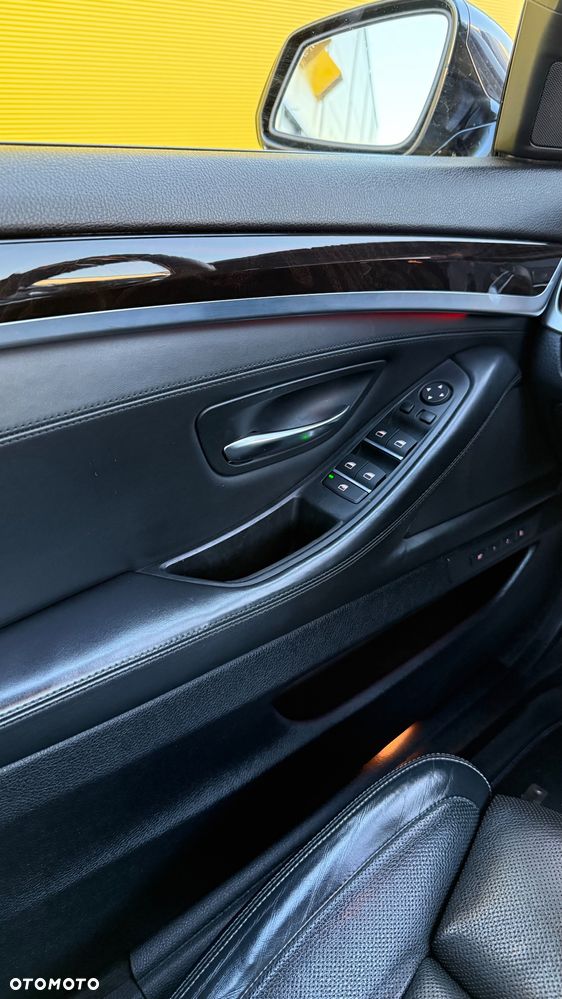 BMW Seria 5 535i xDrive - 27