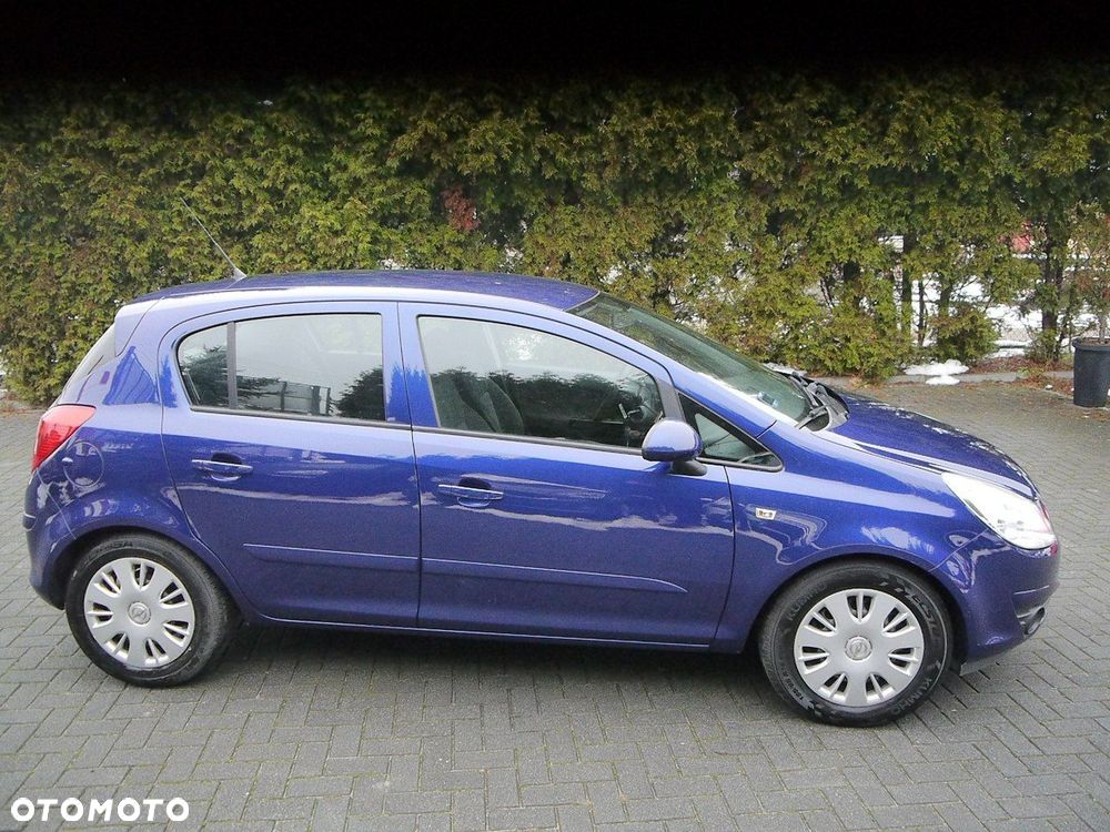 Opel Corsa 1.4 16V Cosmo - 9