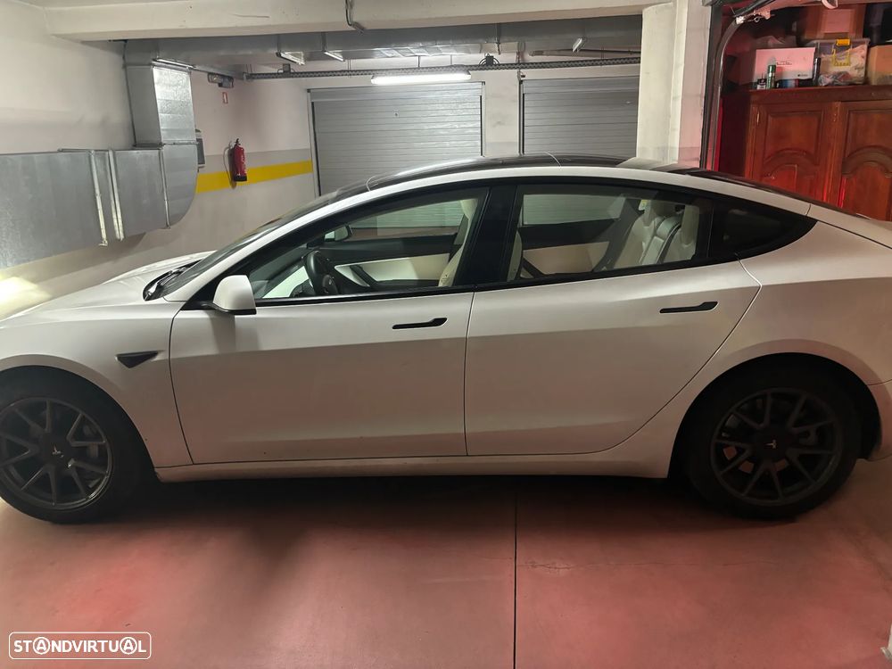Tesla Model 3 Standard Range Plus RWD - 3