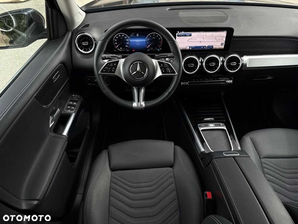 Mercedes-Benz GLB - 16