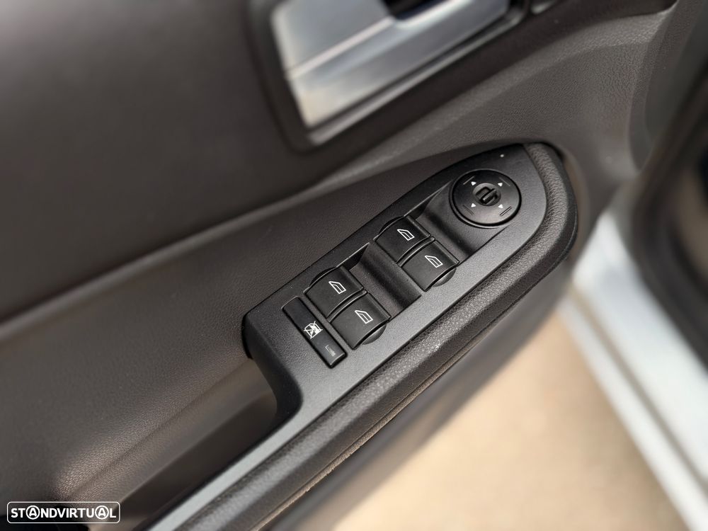 Ford Focus C-Max 1.6 Trend - 11
