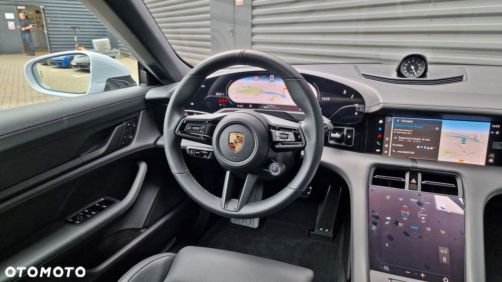 Porsche Taycan - 17