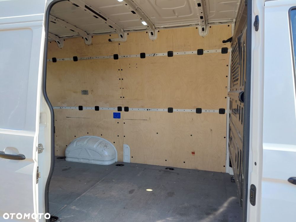 Volkswagen CRAFTER - 9