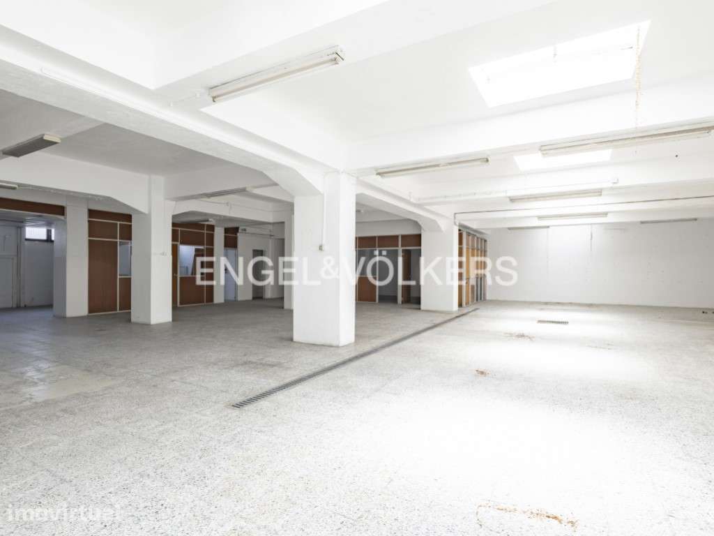 Armazém para Arrendamento - Buraca | 280 m² - Grande imagem: 3/26