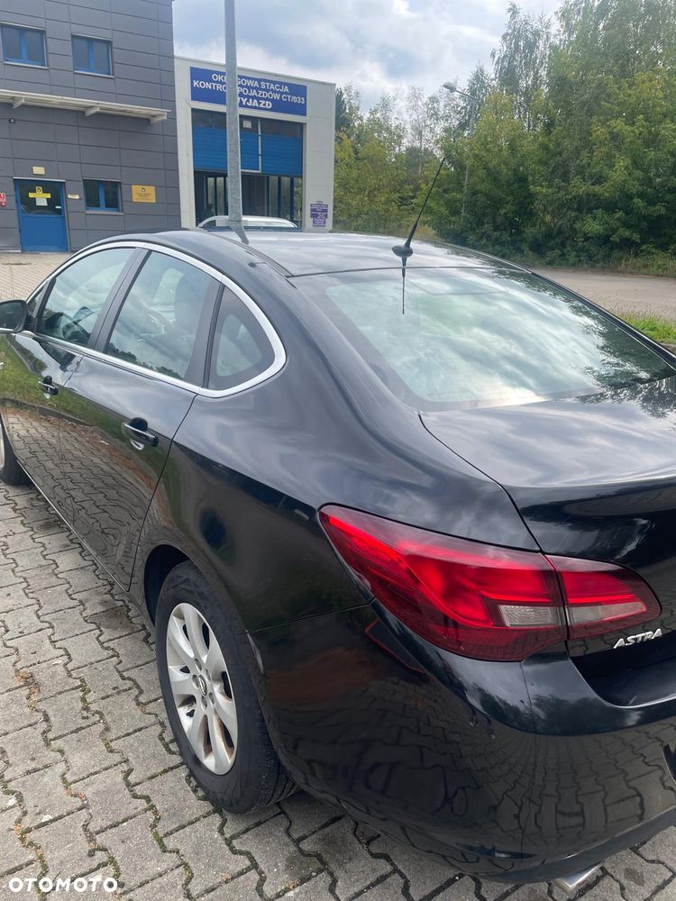 Opel Astra 1.4 T EU6 - 9
