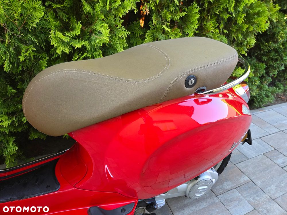 Piaggio Vespa - 18