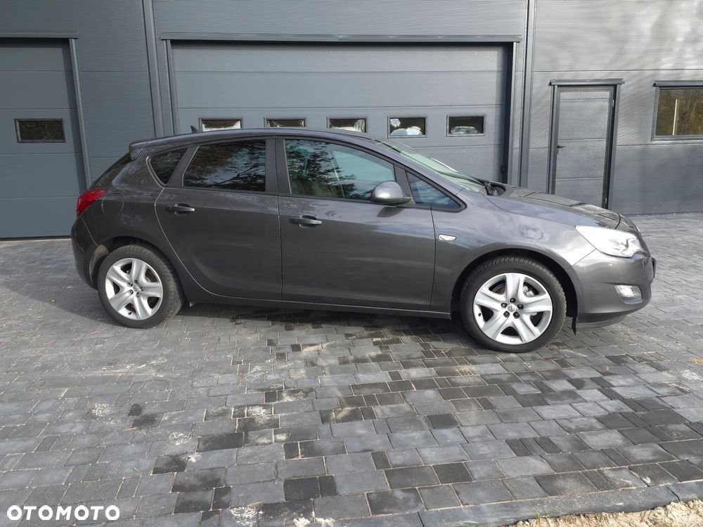 Opel Astra - 11