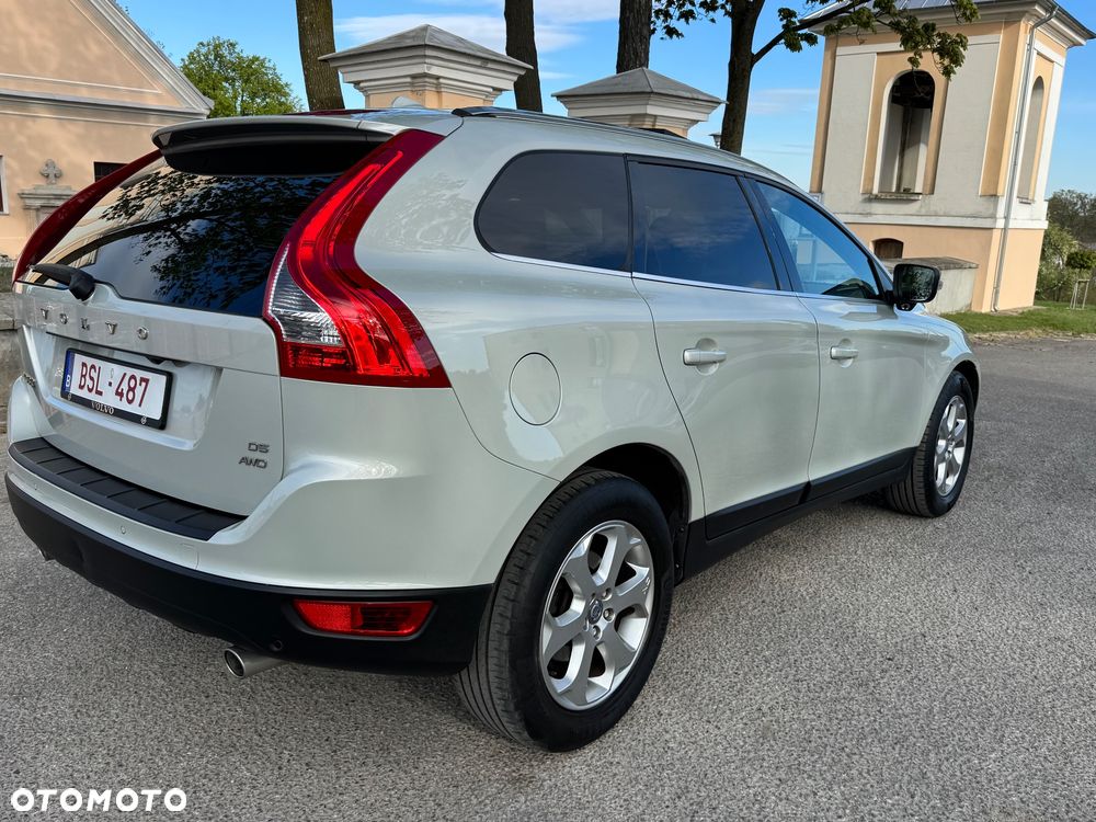 Volvo XC 60 D5 AWD Momentum - 8