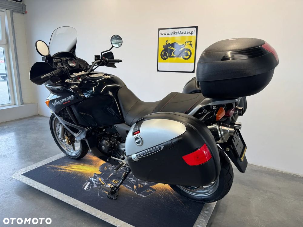 Honda XL - 6