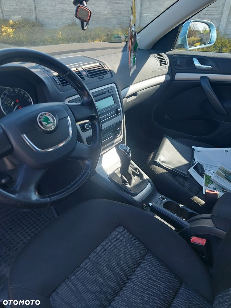 Skoda Octavia 1.6 Elegance - 14