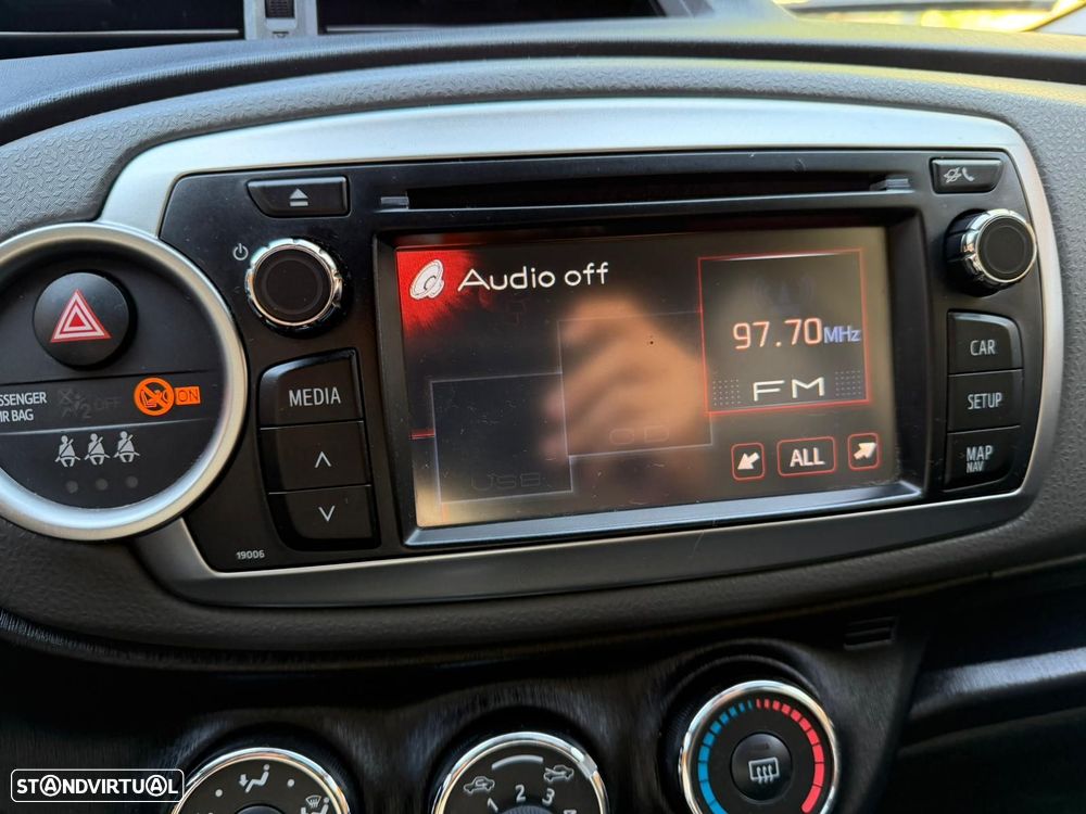 Toyota Yaris 1.0 VVT-i Comfort +PS Style +P.Techno - 22