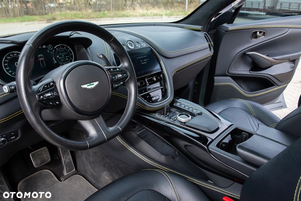 Aston Martin DBX - 39